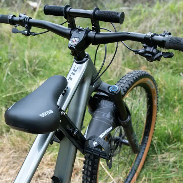 Shotgun bike handlebar extender mounted on a mountain bike