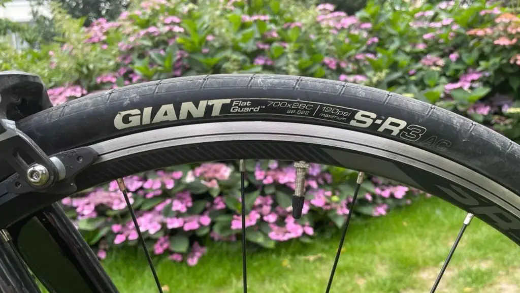 Giant contend 3 front tire close up